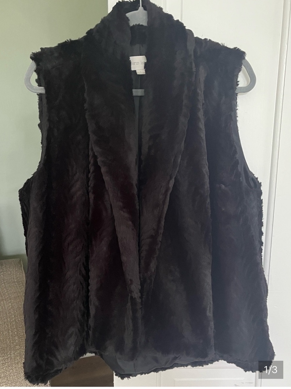 Erin London black faux fur vest size Large
